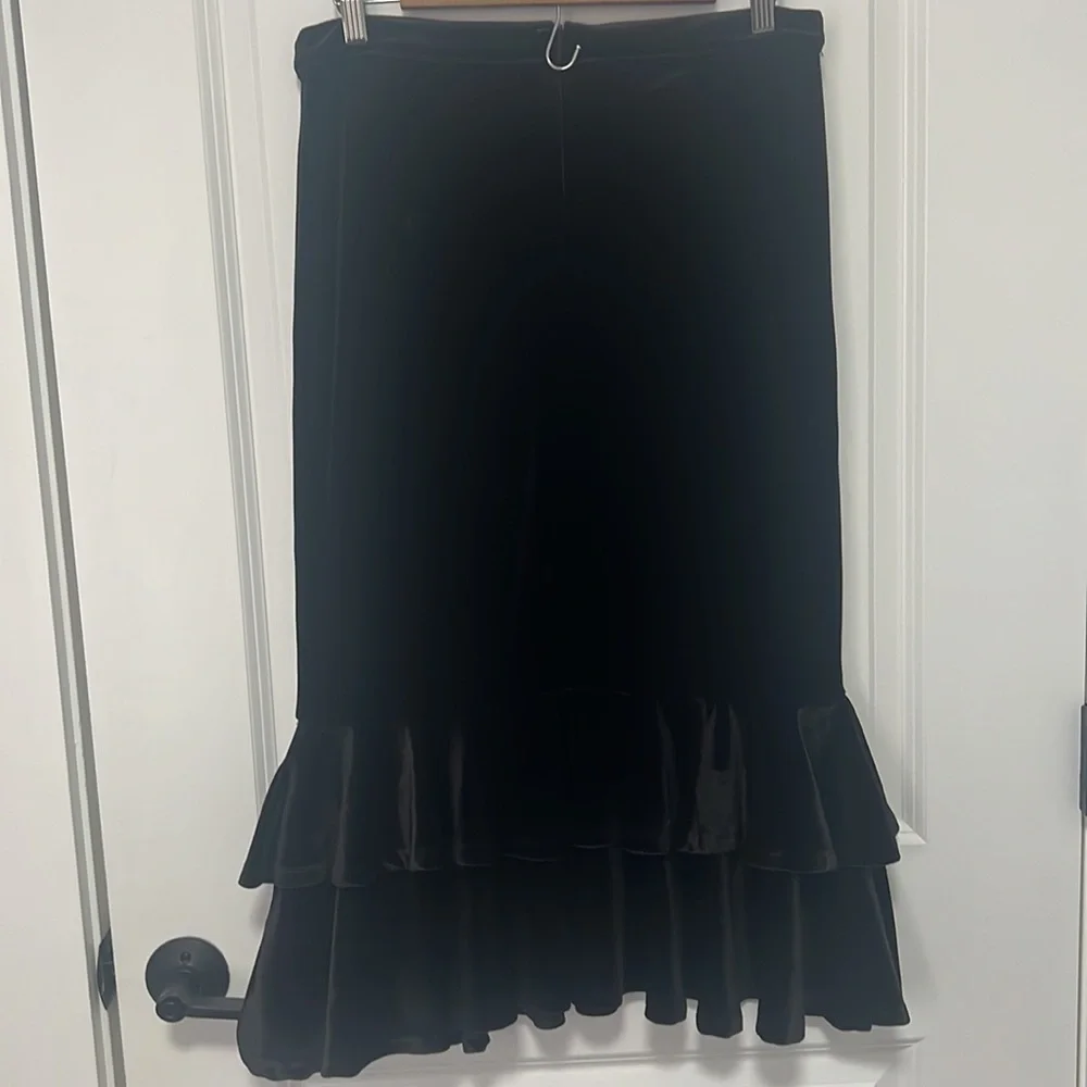 Gianni Bini Layla Skirt Midi Black Velvet Ruffle Hem Tiered Size Large - Picture 4 of 9